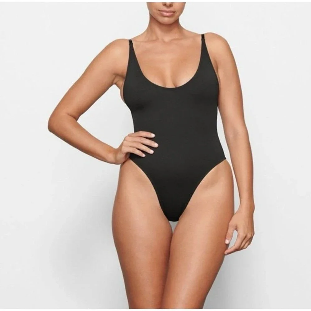 SWIM SCOOP NECK ONE PIECE Onyx